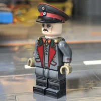 the left side of the Minifigure - General Erich Ludendorff (First Quartermaster General of the Imperial German Army - 1918) WWI (LEGO Compatible)